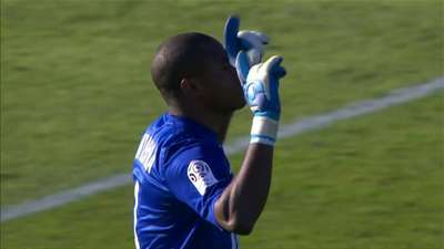 欧冠半场：克瑙夫打破僵局，法兰克福1-0巴塞罗那（欧冠半场战报：克瑙夫先拔头筹，法兰克福暂1-0领先巴塞罗那）