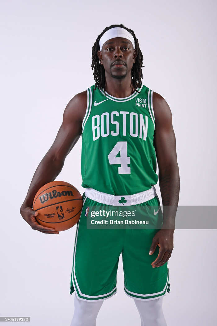 迪乌夫：齐沃经常和我交流帮我提高，高兴自己的机会越来越多（迪乌夫：齐沃常与我沟通助我提升，很高兴我的机会越来越多）