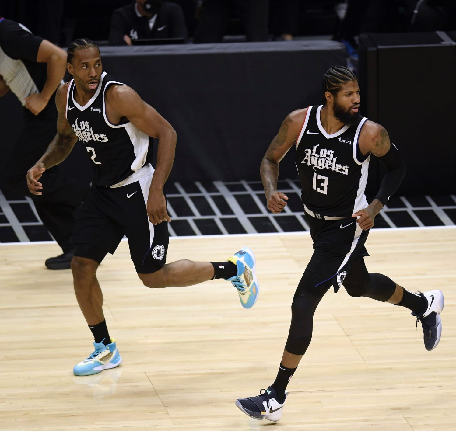 日职乙战报：神代庆人、村上悠绯破门，爱媛1-1熊本（日职乙战报：神代庆人与村上悠绯相继建功，爱媛1-1战平熊本）